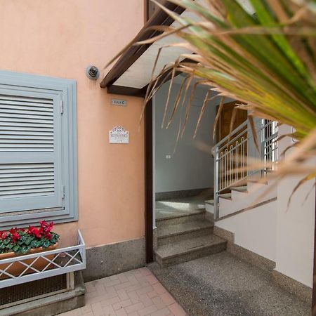 Готель Palazzo San Francesco Кастелламмаре-ді-Стабія Екстер'єр фото